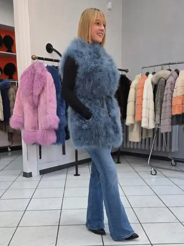 25-11-19 modello pelliccia lungo turchese - La Bottega della Pelliccia Casale Monferrato